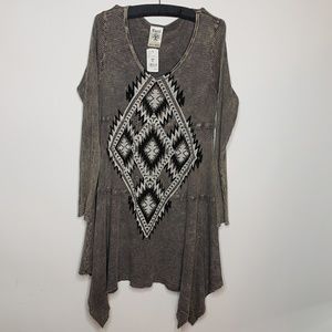 Vocal•long sleeve sweaterblouse with embellishment